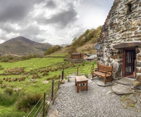 Ty Hebog Holiday Cottage patio area with uninterrupted views of Moel Hebog